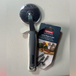 Typhoon Living Nylon Pizza Cutter